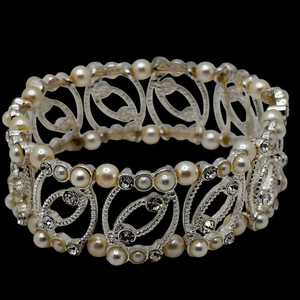 Elegant Silver and Pearl Bracelet